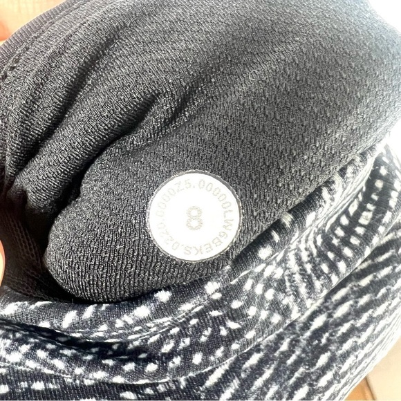 Lululemon Pace Rival HighRise Crop Velocity
Mesh Island Mist Black size 8 - Picture 5 of 6